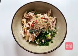 Illustration of how to make scallion oil chicken legs 11