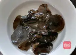 Illustration of how to stir-fry shredded carrots 2