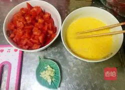 Illustration of how to make tomato scrambled eggs 1