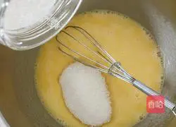 Illustration of how to make black sesame egg rolls 3