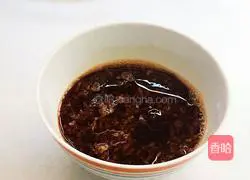 Illustration of how to make healthy peanuts mixed with purslane 7