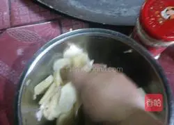 Illustration of how to make potato slices 5