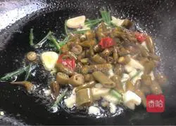 Illustration of how to make pickled pepper and potato shreds 7