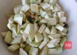 Illustration of how to stir-fry eggplant with olive oil 8