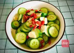 Illustration of how to make garlic slices and milk melon 10