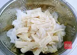 Illustration of how to make cold yuba and white fungus 5