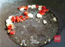 Refreshing and delicious stir-fried lettuce shreds Illustration 5