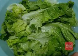 Illustration of how to make lettuce in oyster sauce 1
