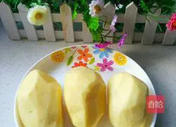 Illustration of how to make shredded potatoes 1