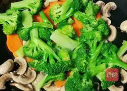 Illustration of how to make stir-fried mushrooms with broccoli 11