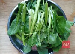 Illustration of how to stir-fry vegetable cores with olive oil 4