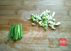 Illustration of how to make stir-fried double strands 3