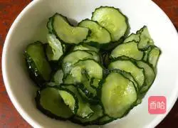 Illustration of how to make crispy fried cucumber 5