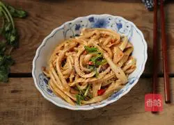 Illustration of how to make cold shredded king oyster mushrooms 9