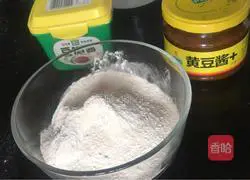 Illustration of making sauce-flavored sweet potato powder meat 1