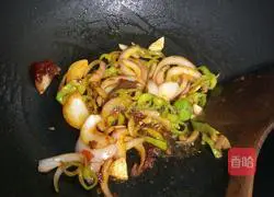 Illustration of how to make stir-fried pickled cabbage 5