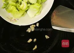 Illustration of how to stir-fry mustard greens 6