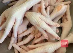Thai spicy and sour chicken feet recipe 2