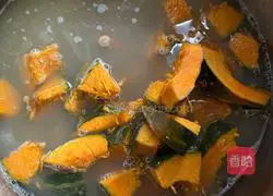 Illustration of how to make mung bean and pumpkin soup 6