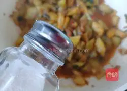 Illustration of how to stir-fry eggplant with olive oil 10