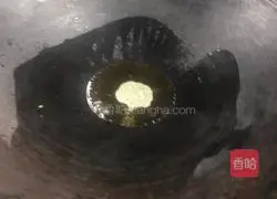 Illustration of how to make peanuts mixed with spinach stems 7