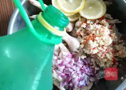 Illustration of how to make Sprite chicken feet 3