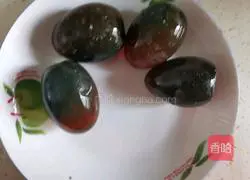  Illustration of how to make a beautiful cold dish of cucumber mixed with preserved eggs 2