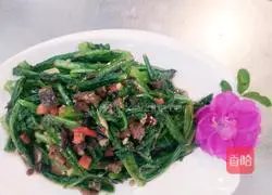 Illustration of how to make black bean sauce, dace and lettuce 5