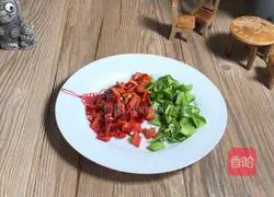 Chili fried bean dregs Illustration of how to do it 2