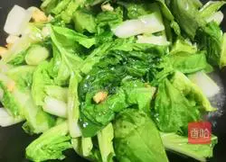 Illustration of how to make garlic cabbage 5