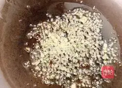 Illustration of how to make fried onions and shredded potatoes 5