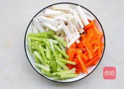 Illustration of how to stir-fry king oyster mushrooms, carrots and celery 3