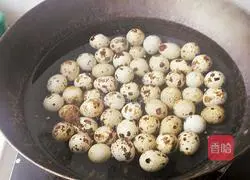 Illustration of how to make five-spice braised eggs 2