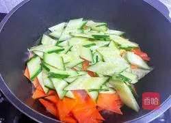 Illustration of how to make cucumbers and carrots 5