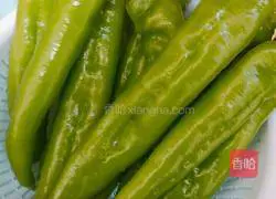 Illustration of how to make tiger skin green pepper 1