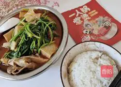 Illustration of how to cook stew in one pot 9