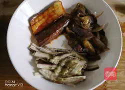 Illustrations of three ways to eat eggplant 8