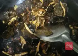 Illustration of how to stew the four treasures (mushrooms, fungus, yellow flowers and yuba) 6