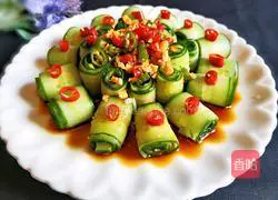 Illustration of how to make cold cucumber rolls 11