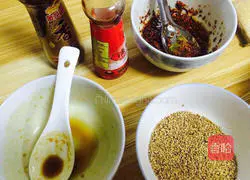 Illustration of how to make cold Guilin rice noodles 6