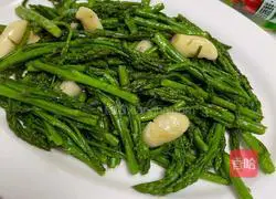 Illustration of how to stir-fry asparagus tips 11