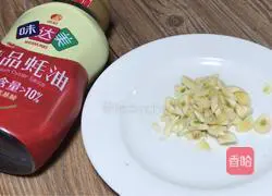 Illustration of how to make oyster sauce, wolfberry and broccoli 2