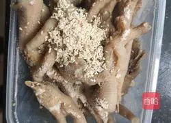 Illustration of salt-baked chicken feet 7
