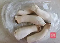 Illustration of how to make salt and pepper king oyster mushrooms 1