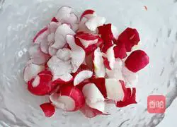Illustration of how to make cold cherry radish 3