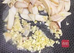 Fried apricots with green peppers Illustration of how to make oyster mushrooms 3