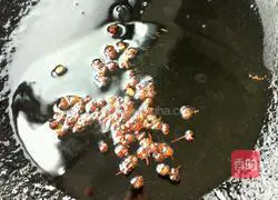 Illustration of how to make red oil enoki mushroom 5