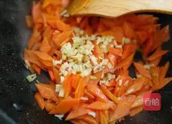 Illustration of how to make fried carrots 11