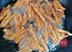 Illustration of how to make fried sweet potato and star anise 5