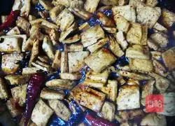 Illustration of how to make spicy dried tofu 4